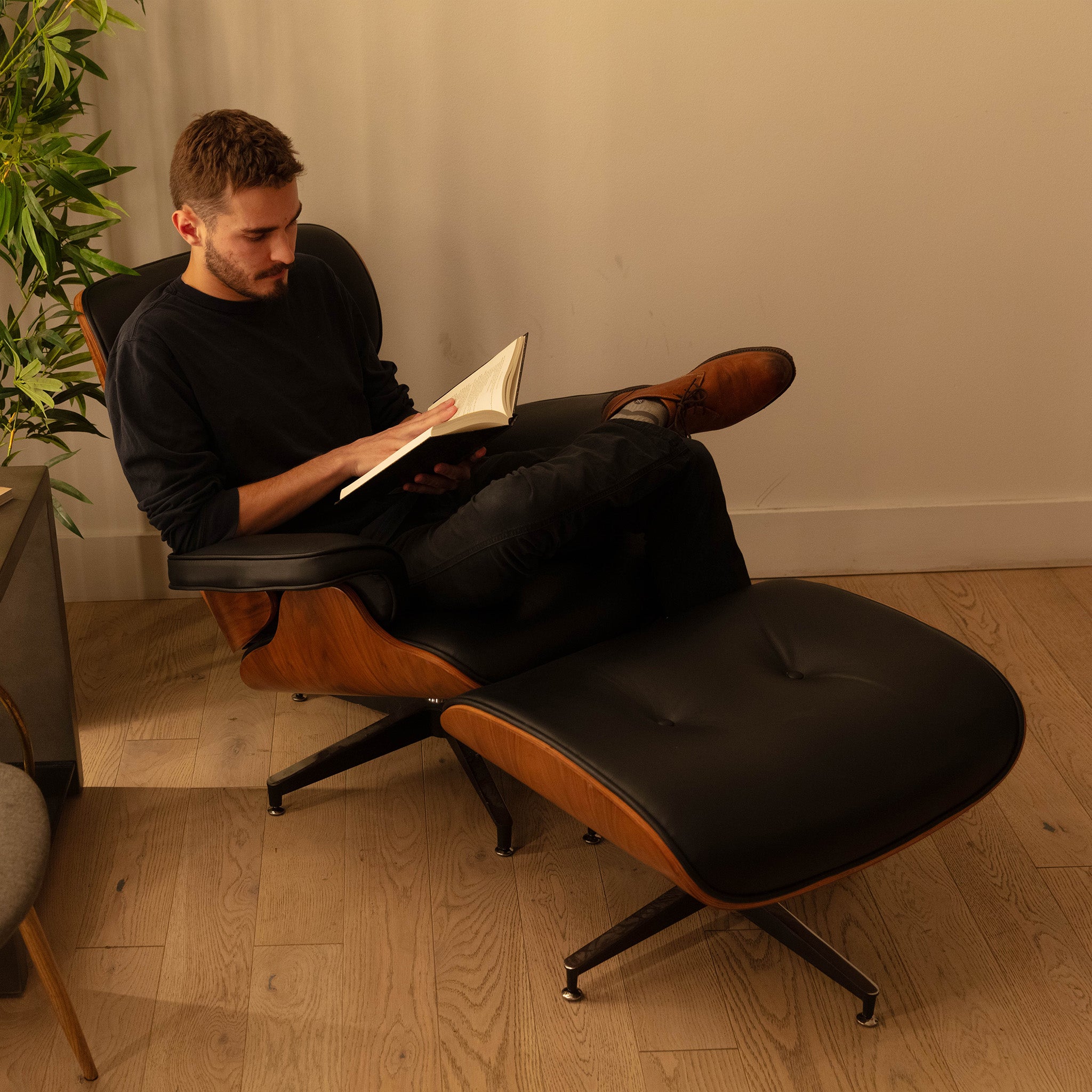 Mid-Century Modern Lounge Chair & Ottoman