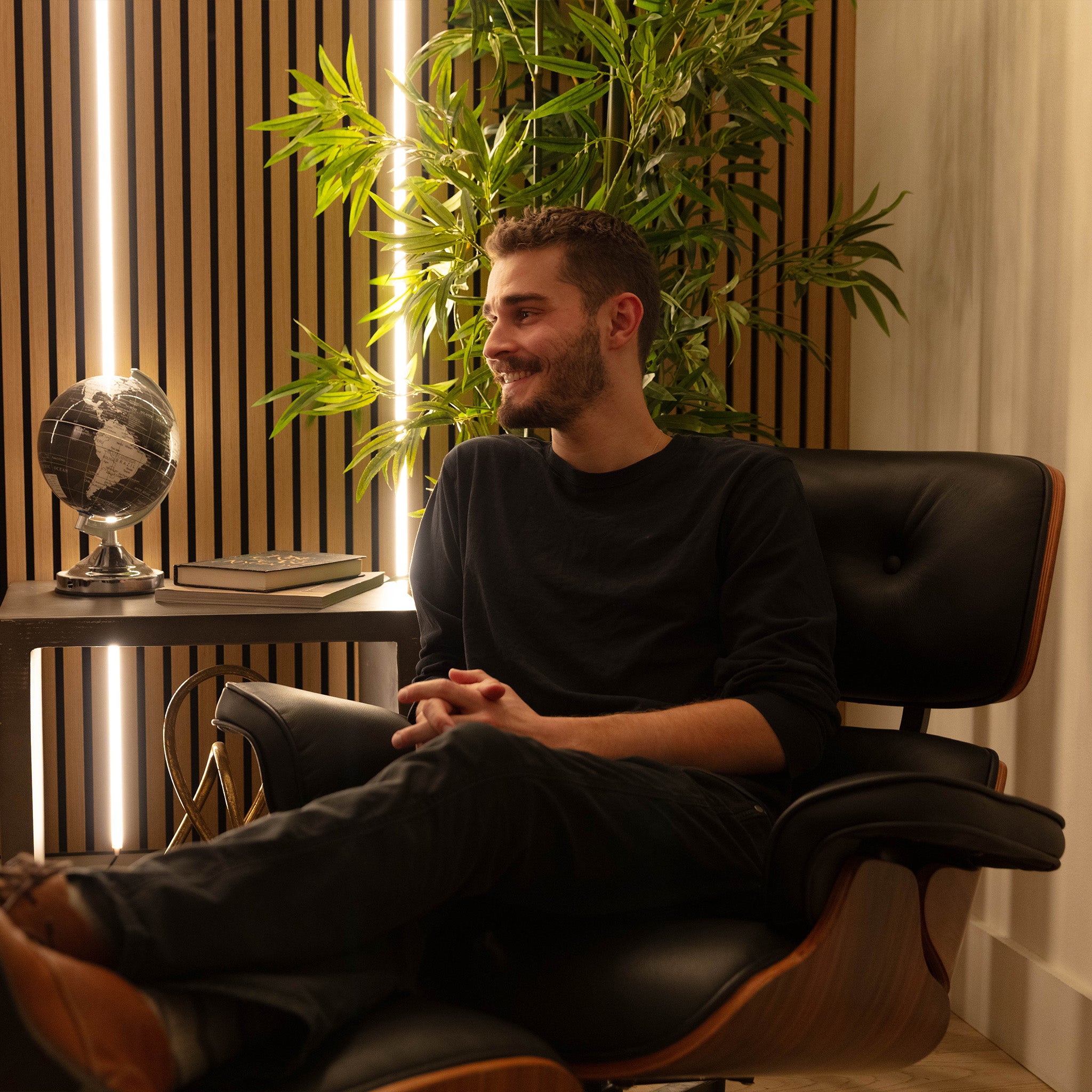 Mid-Century Modern Lounge Chair & Ottoman